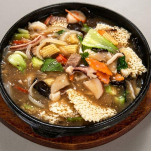 R8. Scorched Rice Soup 누룽지탕