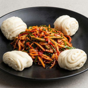 R1. Spicy Chili Flower Rolls 매운고추 꽃빵