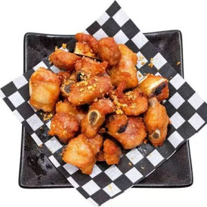 Crispy Garlic Pork Short Ribs 桥头蒜香骨