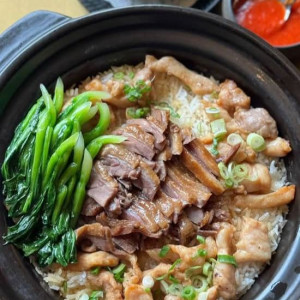 Preserved Duck and Pork Ribs 腊鸭排骨煲仔饭