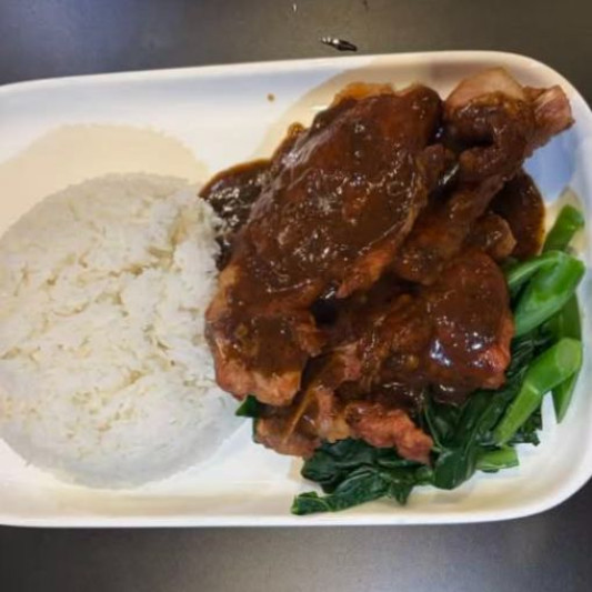 Pan-Fried Pork Chop and Black Pepper Sauce with Rice 黑椒猪扒饭