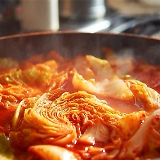 Braised Kimchi Stew / 묵은지 김치찜+계란밥