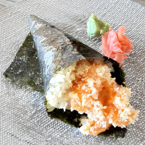 Spicy Salmon Hand Roll (1 pc)