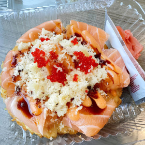 Spicy Salmon Pizza (6 pcs)