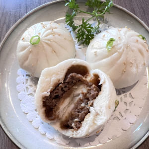 22. Steamed Bun Stuffed with Braised Pork in Sauce (Pan Fried) (3 pcs)