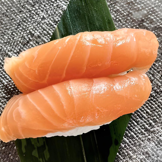 Sake Sushi (2 pcs)