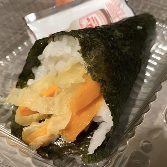 Yam Tempura Hand Roll (1 pc)