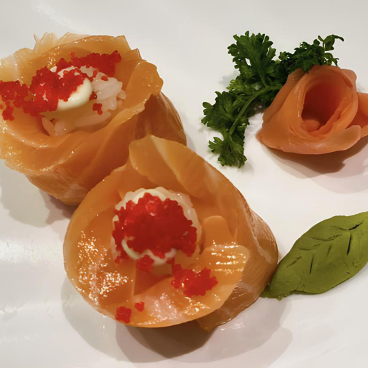 Salmon Rose Sushi (2 pcs)