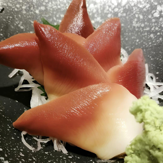 Hokkigai Sashimi (4 pcs)