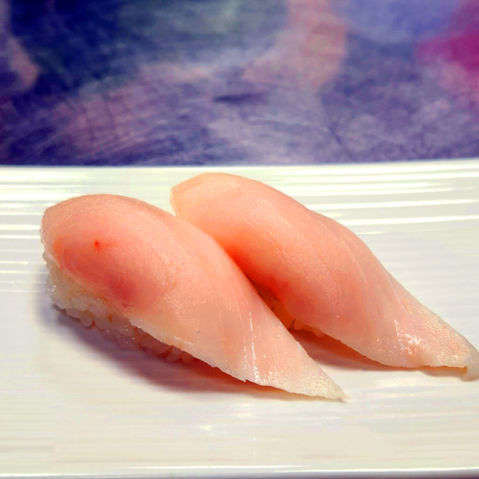 White Tuna Sushi (2 pcs)